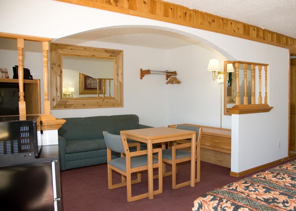 Mandan North Country Inn & Suites מראה חיצוני תמונה