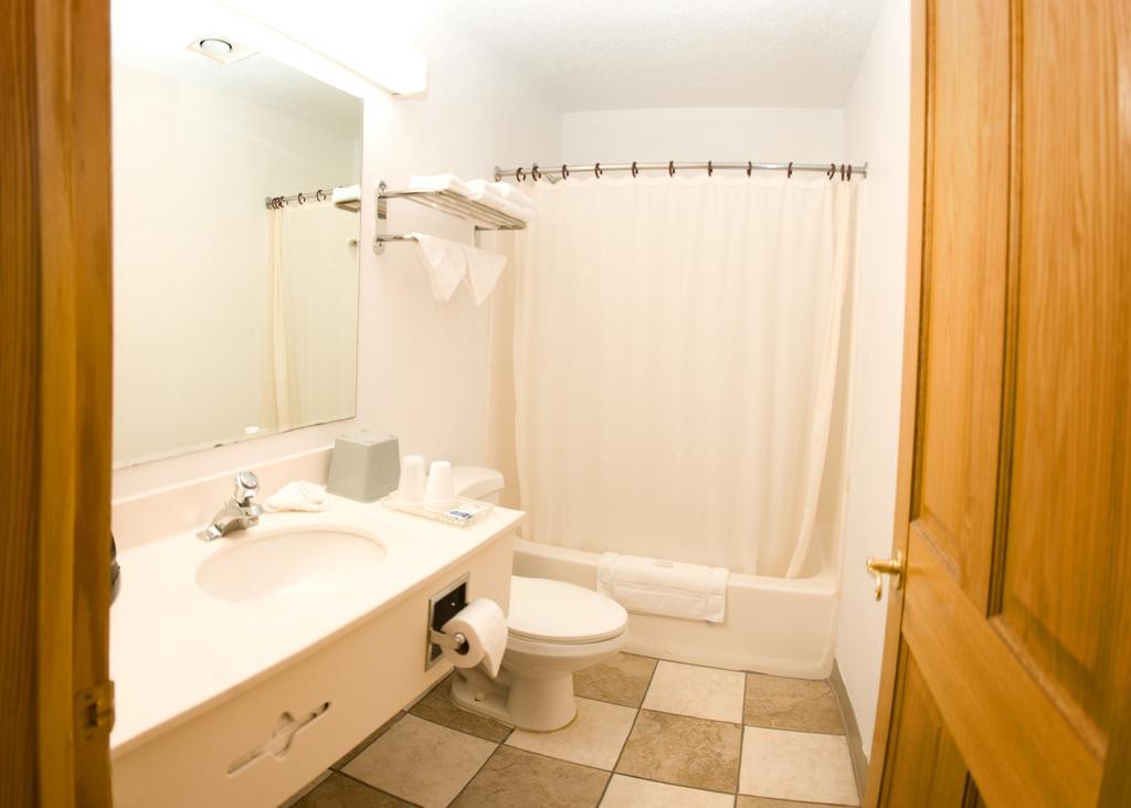 Mandan North Country Inn & Suites חדר תמונה